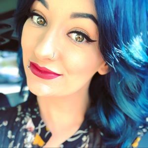 Meet your Posher, Lacy